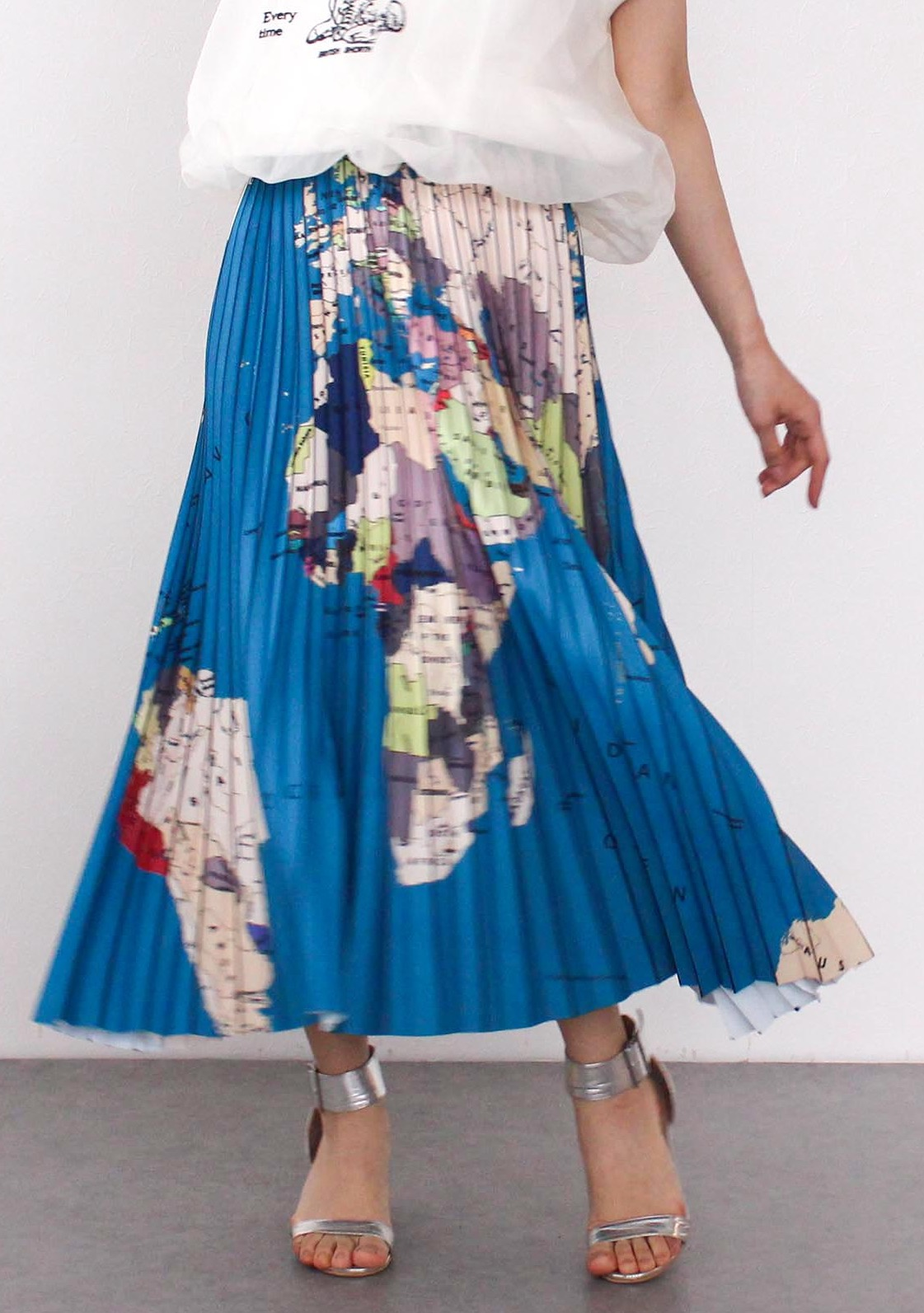 アースマッププリントプリーツスカート｜スリーフォータイム｜ショップ