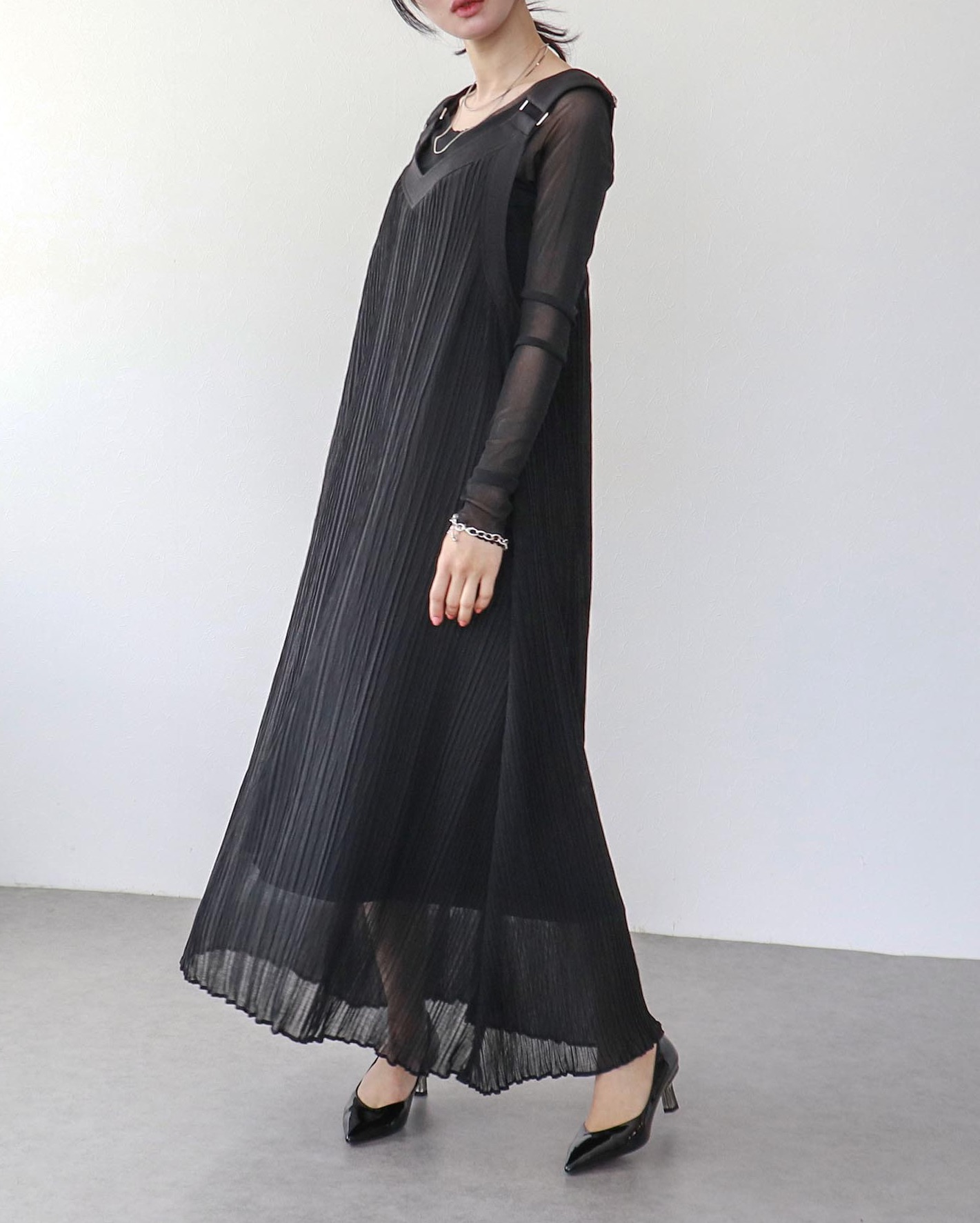 プリーツプリーズ フリンジ ワンピース キリム柄 アイテムのご紹介