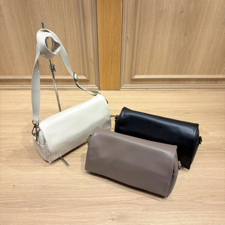 横長ハンドバッグ