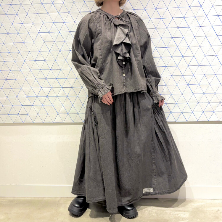 流れフリルデニSK × アーチを描くデニムSK