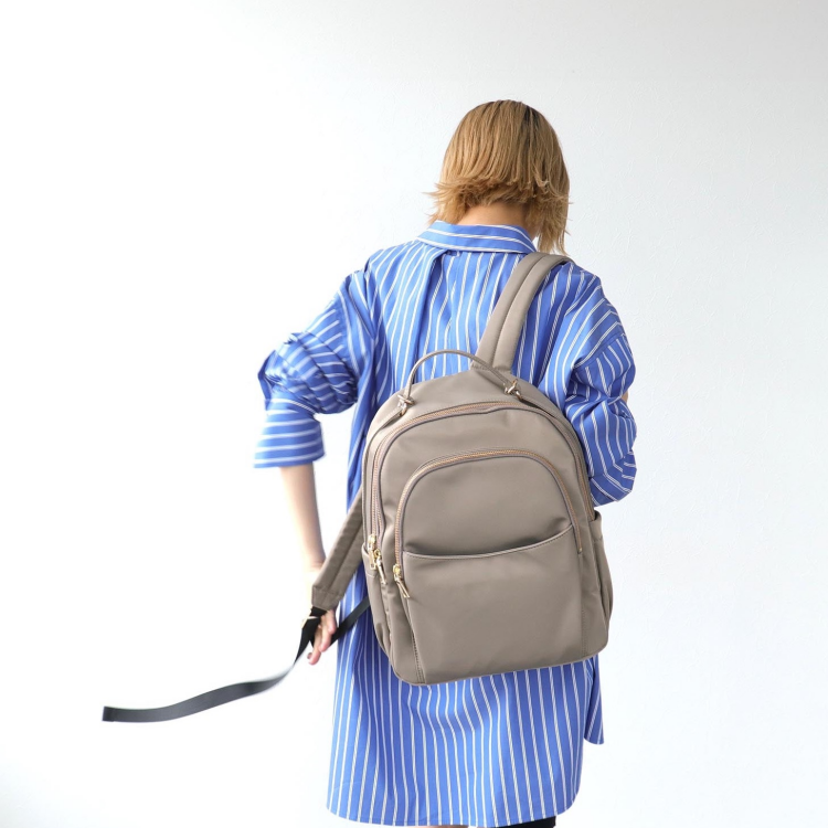 🎒PC収納ポケットリュック🎒