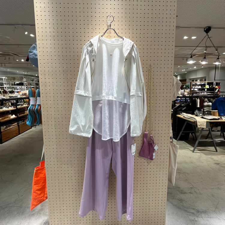 春のファッションアイテムが続々入荷しております！