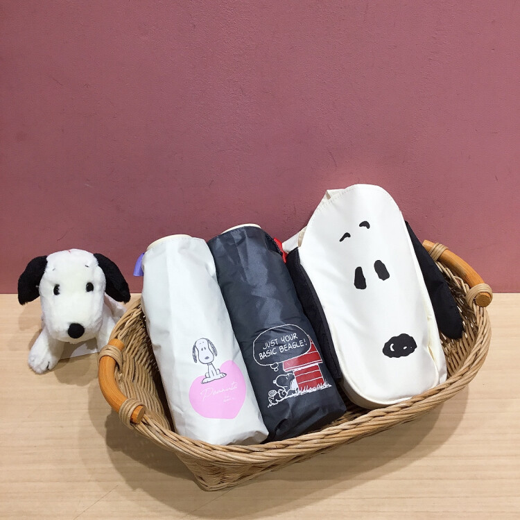 スヌーピーの日傘入荷しました🐾