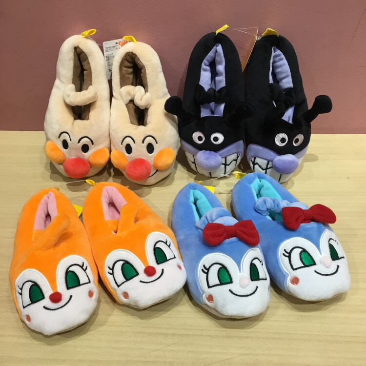 アンパンマンのもちもちルームシューズ入荷しております✨
