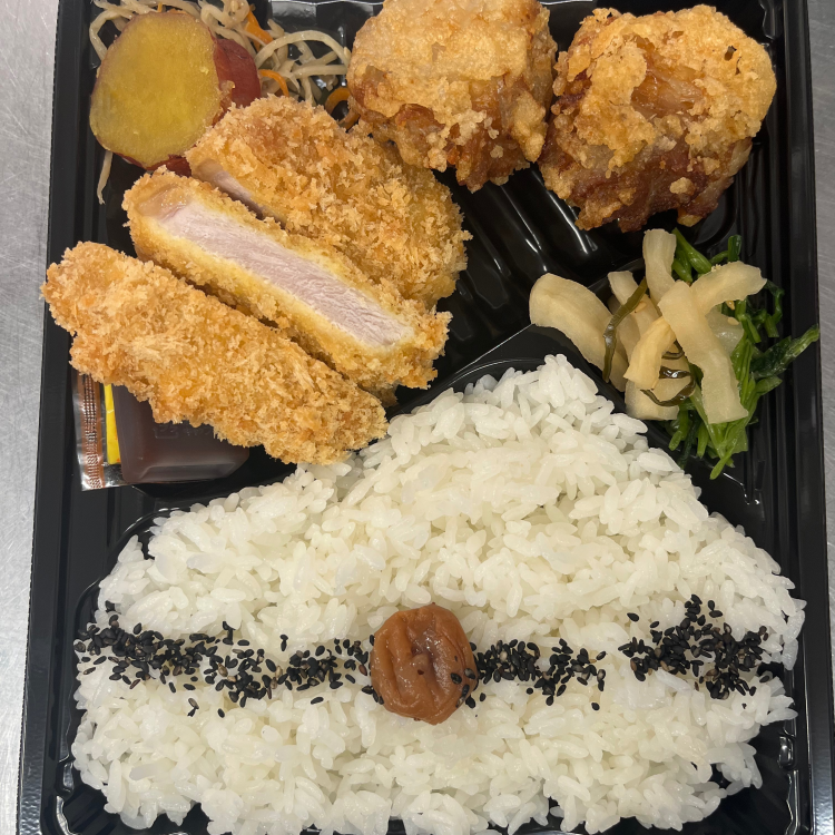 ミニロースと唐揚げ弁当🐷